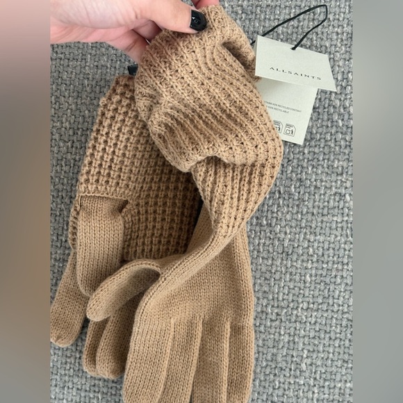 ALLSAINTS Mixed Stitch Wool Gloves – Camel Beige – One Size - Picture 4 of 5
